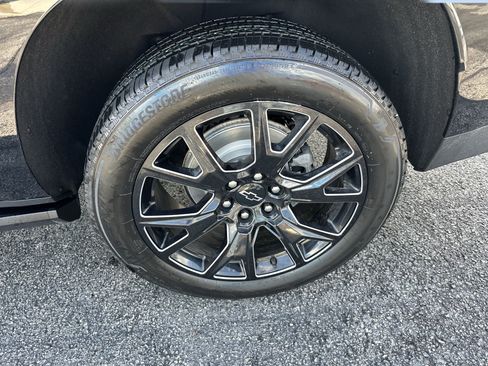 Certified 2023 Chevrolet Suburban High Country AWD/4WD image 6