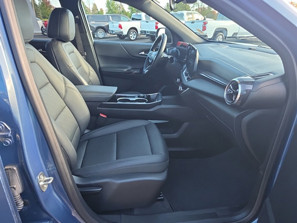 Used 2026 Chevrolet Equinox LT w/ Convenience Package II AWD/4WD image 23