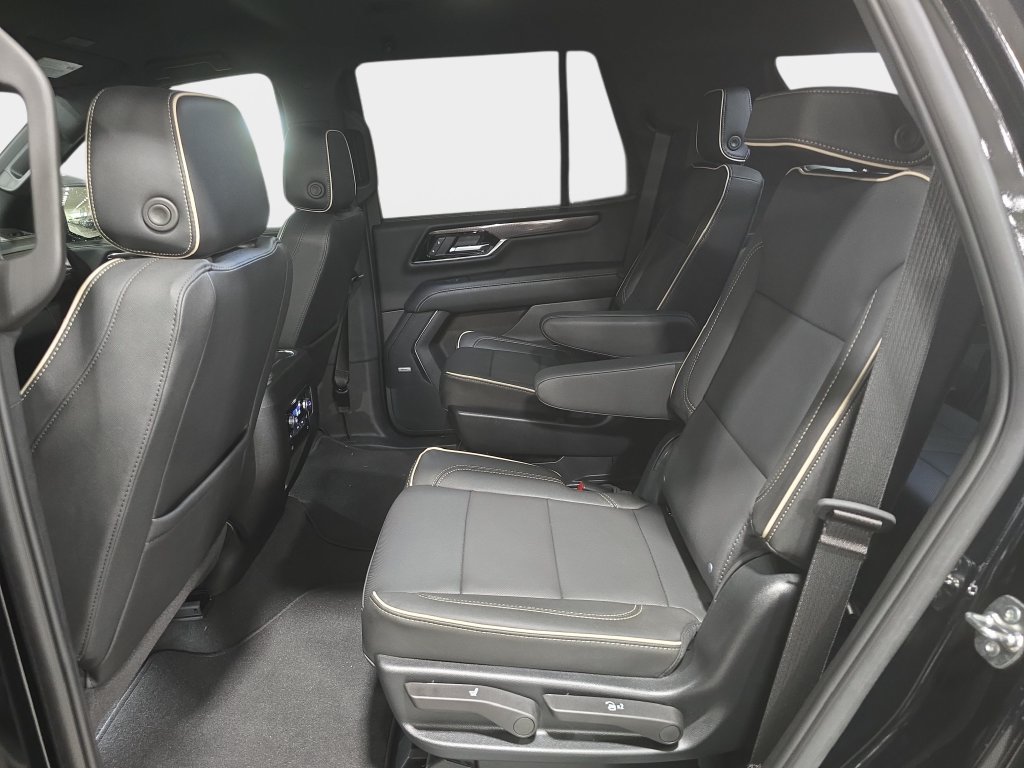 Used 2026 GMC Yukon Elevation RWD image 24