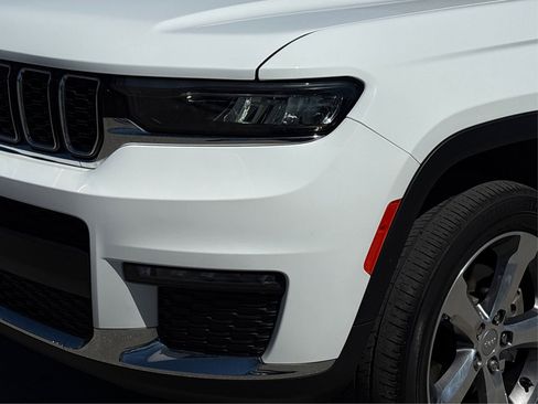 Used 2022 Jeep Grand Cherokee L Limited image 14