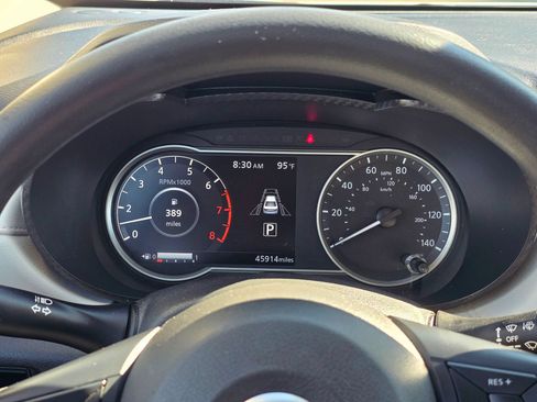 Used 2021 Nissan Versa SV FWD image 15
