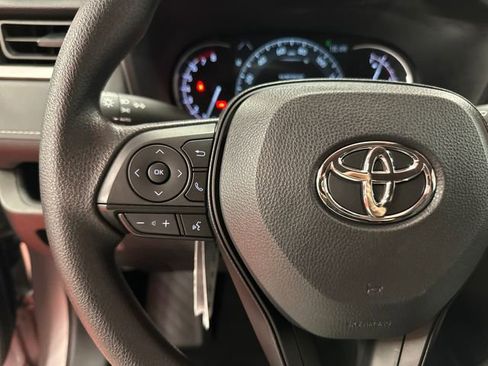 Used 2025 Toyota RAV4 XLE AWD/4WD image 20