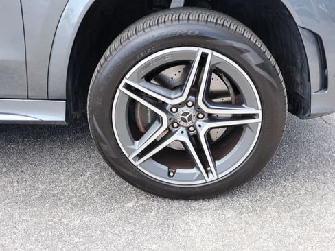 Used 2022 Mercedes-Benz GLS 450 4MATIC image 11