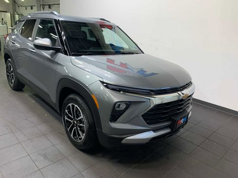 Used 2026 Chevrolet TrailBlazer LT image 2