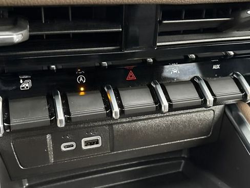 Used 2026 GMC Canyon Denali image 20