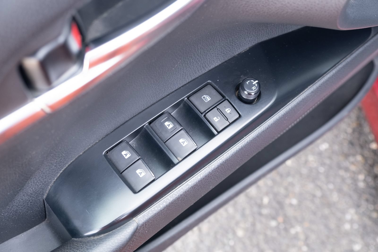Used 2018 Toyota Camry LE FWD image 13