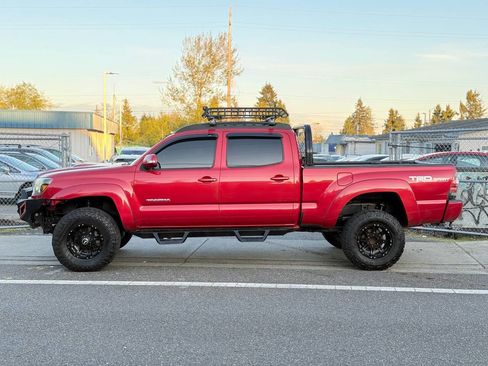 Used 2015 Toyota Tacoma 4x4 Double Cab w/ TRD Sport Package image 4