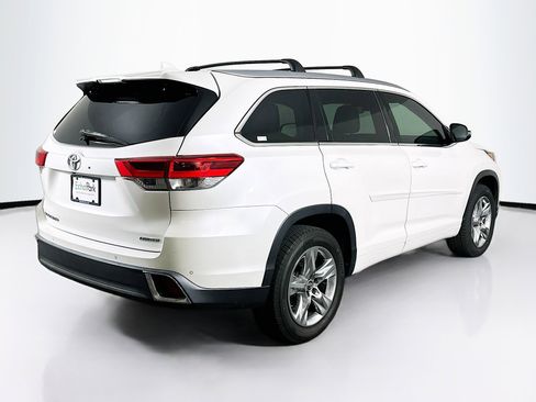 Used 2019 Toyota Highlander Limited FWD image 9