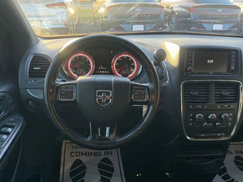 Used 2017 Dodge Grand Caravan SE image 17