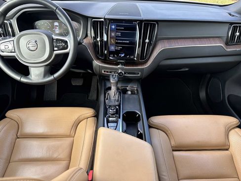 Used 2021 Volvo XC60 T5 Inscription w/ Advanced Package image 16
