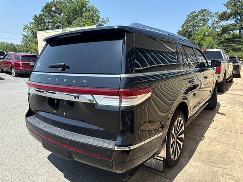 Used 2024 Lincoln Navigator L Reserve AWD/4WD image 3