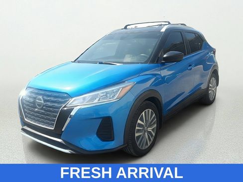 Used 2021 Nissan Kicks SV FWD image 3