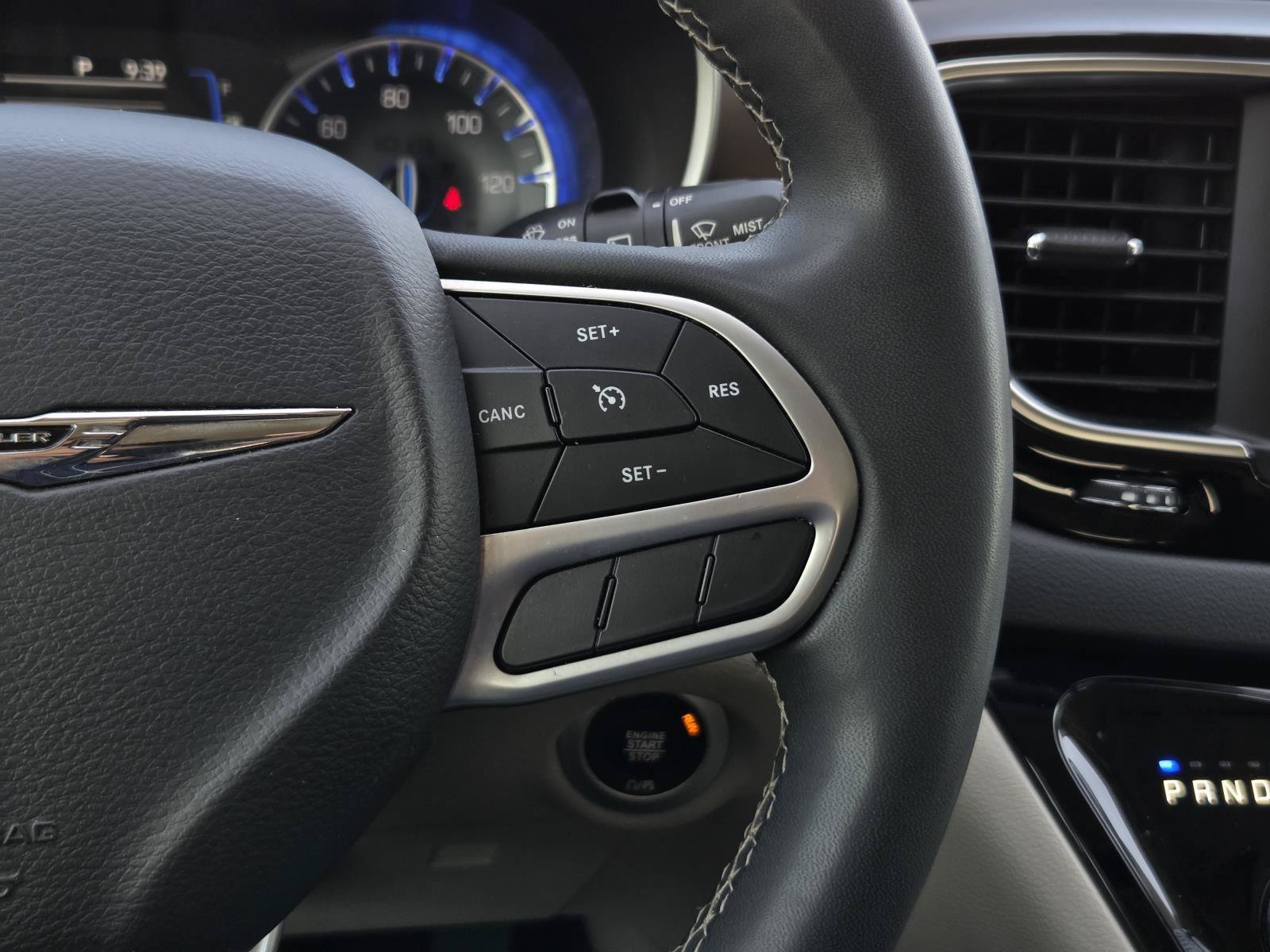 Used 2023 Chrysler Voyager LX FWD image 25
