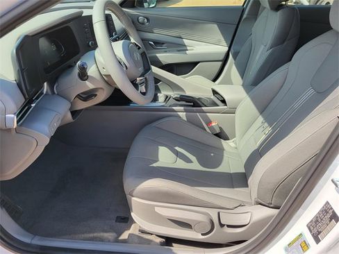 New 2025 Hyundai Elantra Sport image 13