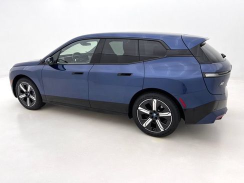 Used 2024 BMW iX xDrive50 w/ Premium Package AWD/4WD image 10