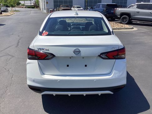 Used 2023 Nissan Versa SV FWD image 3