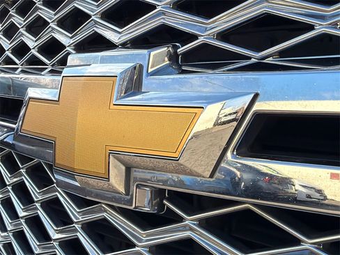 Used 2019 Chevrolet Tahoe LT w/ LT Signature Package image 17