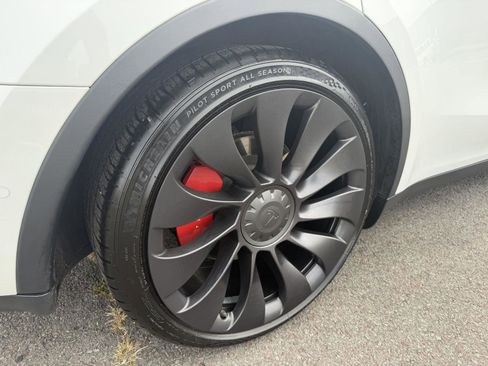 Used 2022 Tesla Model Y Performance image 43