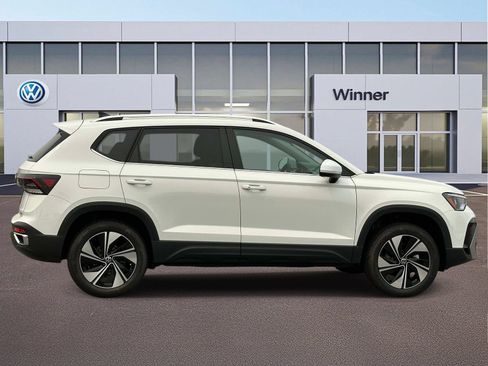 New 2026 Volkswagen Taos SE AWD/4WD image 6