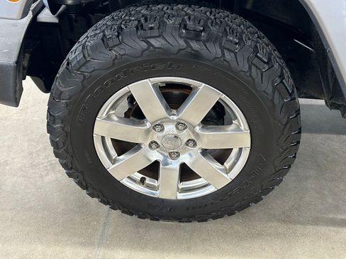 Used 2015 Jeep Wrangler Unlimited Sahara w/ Connectivity Group image 9