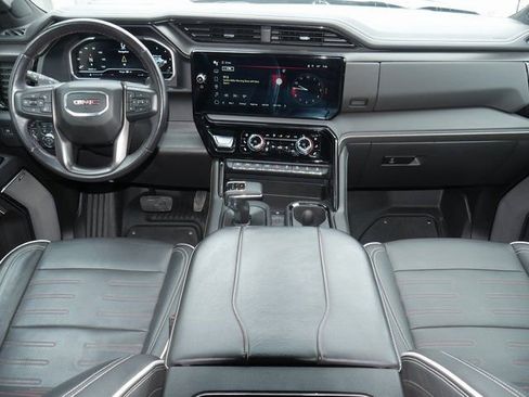 Used 2023 GMC Sierra 1500 AT4X image 9