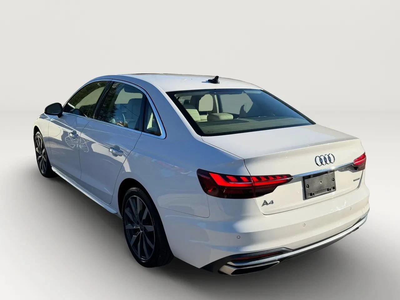 Used 2021 Audi A4 2.0T Premium w/ Convenience Package AWD/4WD image 5