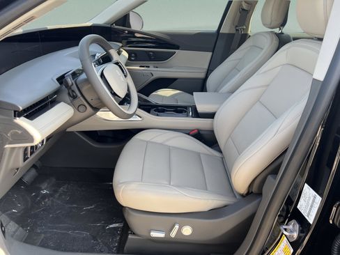 New 2025 Lincoln Nautilus Premier w/ Equipment Group 102A image 23