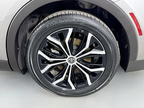 Used 2023 Toyota Crown w/ Carpet Mat Package (TMS) AWD/4WD image 36