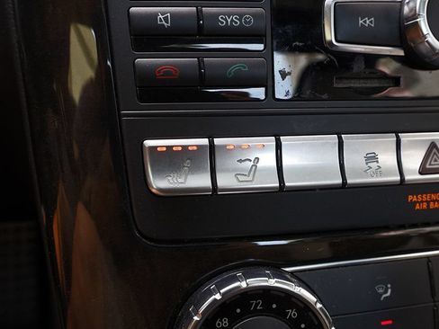 Used 2013 Mercedes-Benz SLK 250 image 33