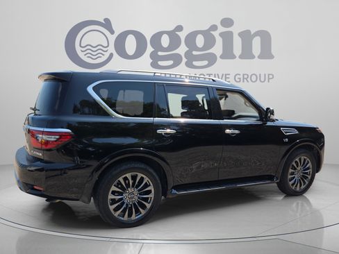 Used 2022 Nissan Armada Platinum w/ Captain's Chairs Package RWD image 5
