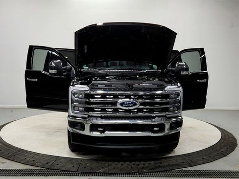 Used 2024 Ford F250 Lariat w/ Chrome Package image 10