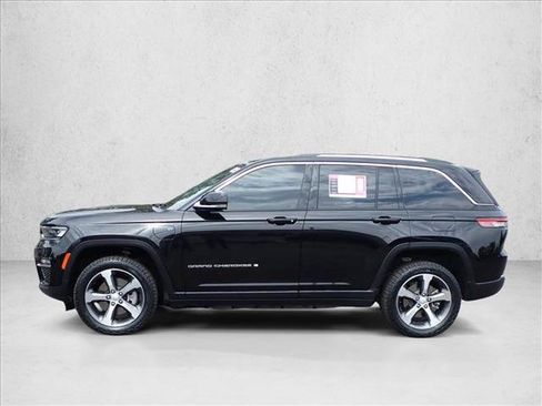Used 2023 Jeep Grand Cherokee 4WD 4xe image 2