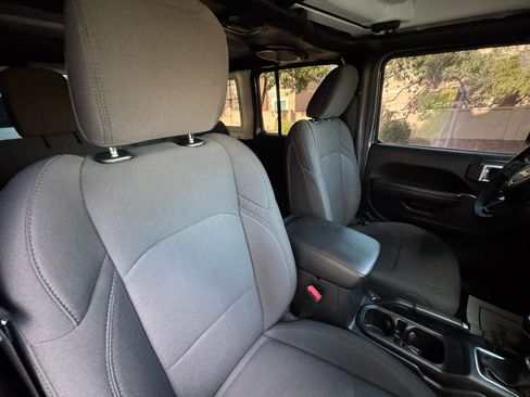 Used 2022 Jeep Wrangler Unlimited Sport AWD/4WD image 32