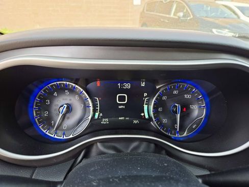 Used 2026 Chrysler Voyager LX image 23