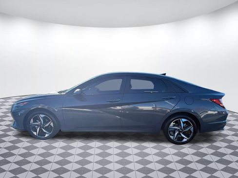 Used 2023 Hyundai Elantra SEL w/ Convenience Package image 4