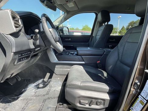 Used 2023 Toyota Tundra Limited AWD/4WD image 25