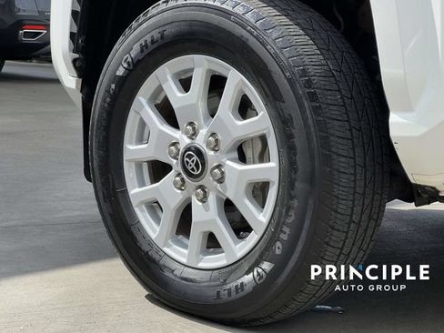 Used 2024 Toyota Tacoma SR5 AWD/4WD image 7