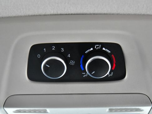Used 2023 Ford Transit 350 XLT RWD image 41