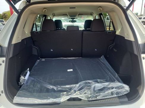 New 2026 Nissan Rogue SV FWD image 9