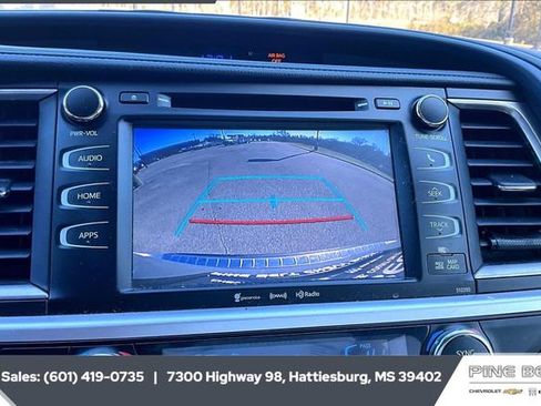 Used 2018 Toyota Highlander XLE image 15