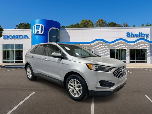 Used 2024 Ford Edge SEL image 2