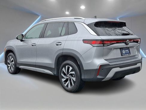 Used 2025 Volkswagen Tiguan S image 7