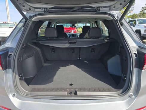 Used 2024 Chevrolet Equinox LT FWD image 23