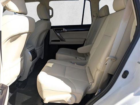Used 2020 Lexus GX 460 Premium image 19