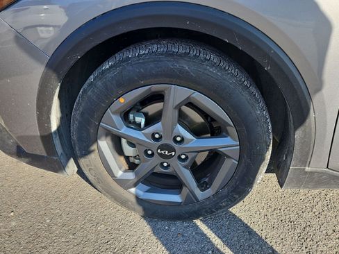 Used 2025 Kia K4 LXS image 8
