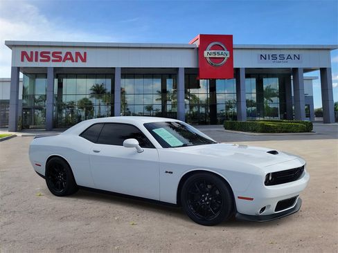 Used 2023 Dodge Challenger R/T w/ Blacktop Package image 2