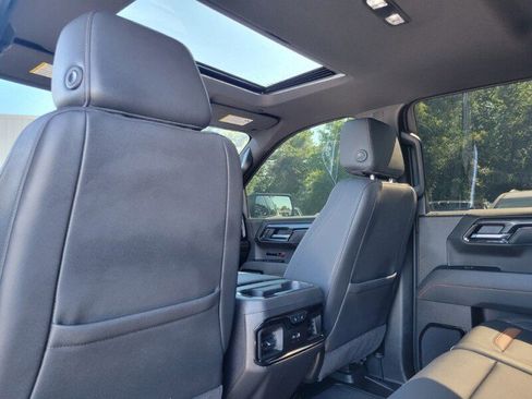 Used 2025 GMC Sierra 1500 AT4 w/ AT4 Premium Package AWD/4WD image 27