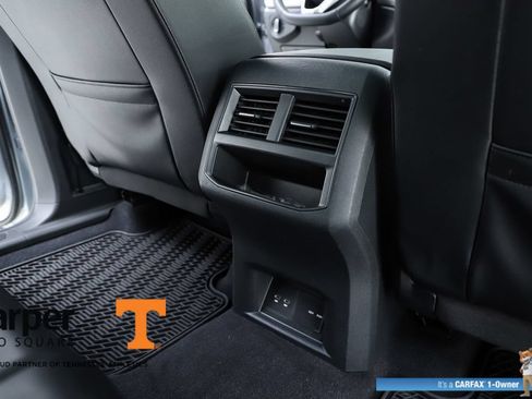 Used 2022 Volkswagen Atlas Cross Sport SE w/ Panoramic Sunroof Package FWD image 37