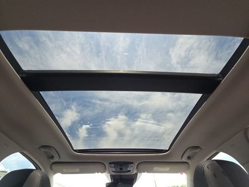 Used 2024 Kia Sorento EX w/ Panoramic Sunroof Package FWD image 45