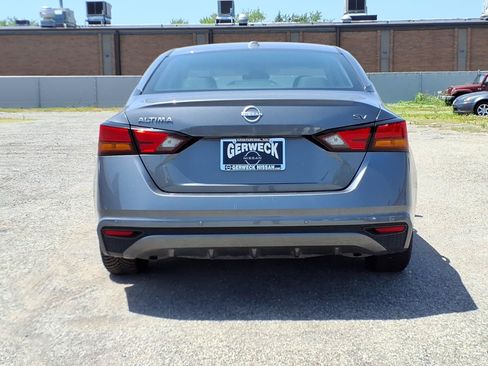 Used 2024 Nissan Altima 2.5 SV FWD image 5